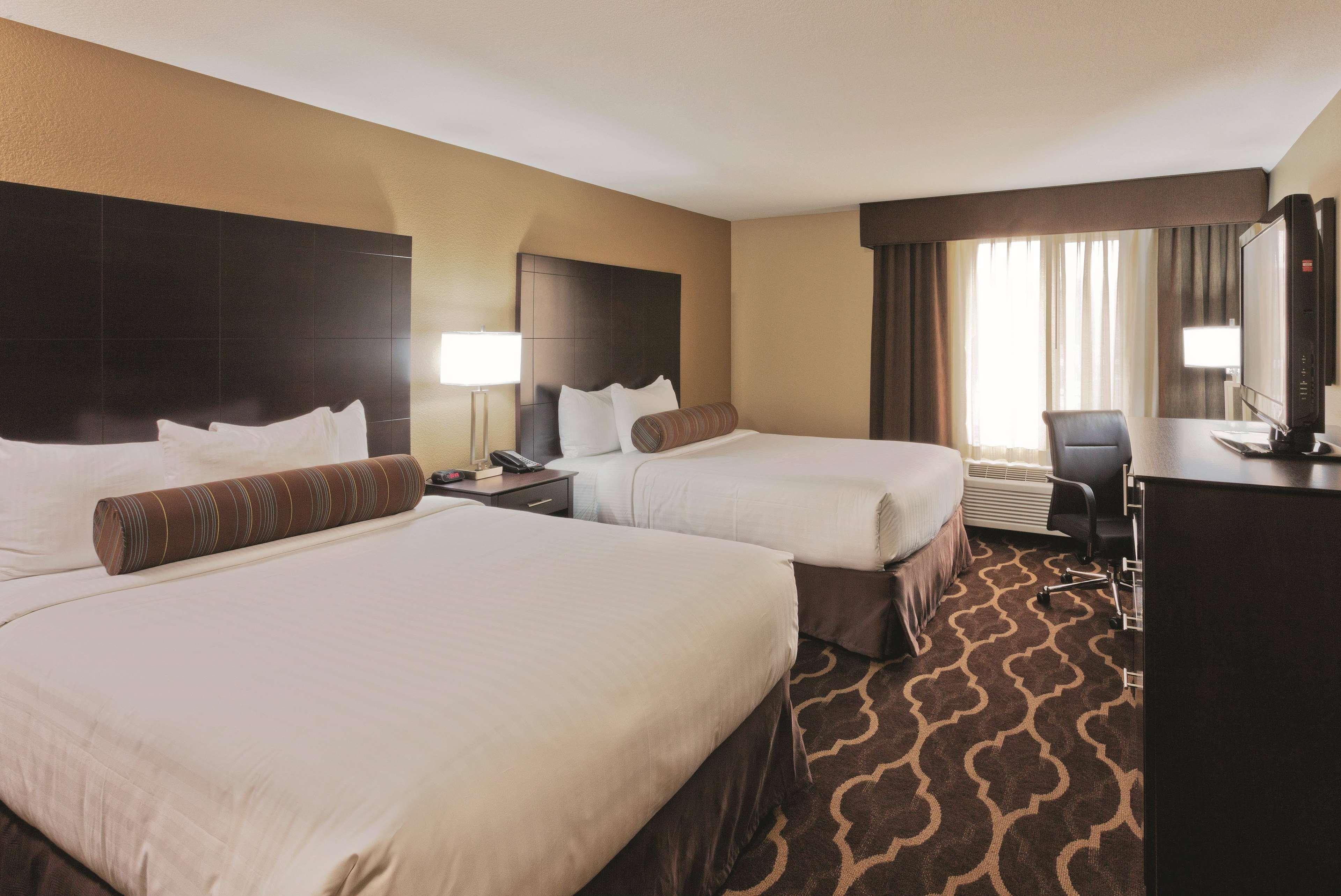 La Quinta Inn & Suites By Wyndham Lv Tropicana Stadium Лас-Вегас Экстерьер фото