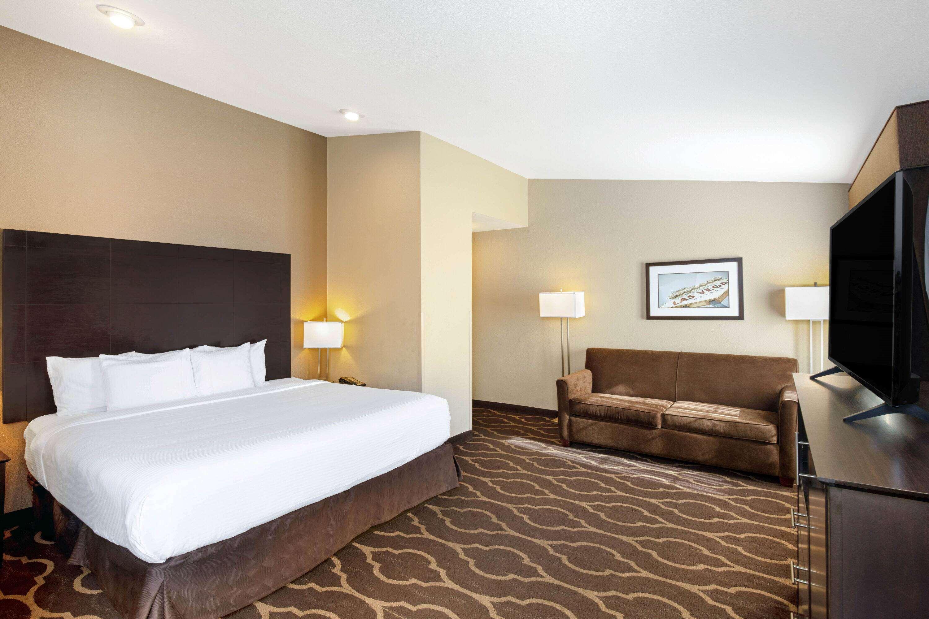 La Quinta Inn & Suites By Wyndham Lv Tropicana Stadium Лас-Вегас Экстерьер фото