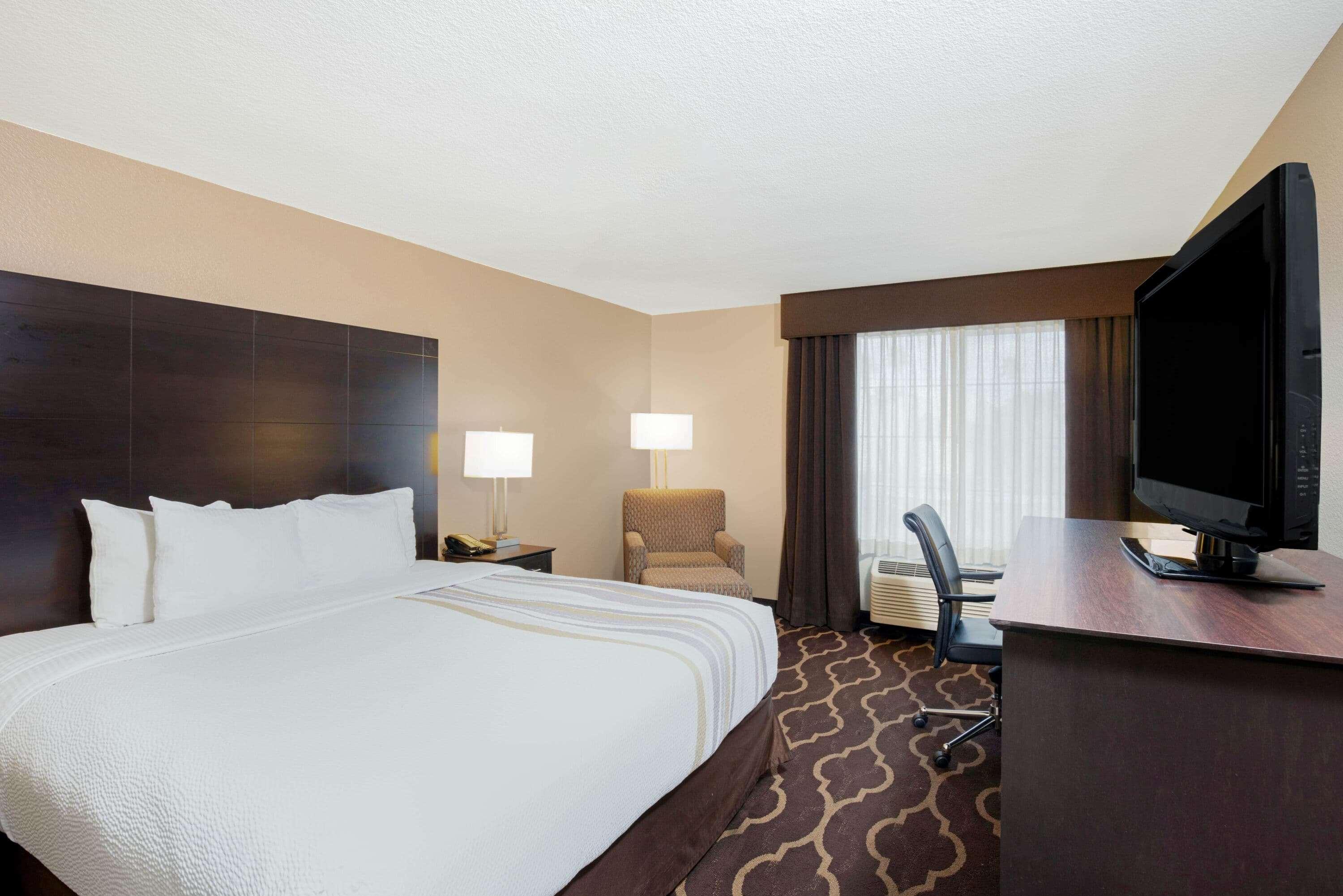 La Quinta Inn & Suites By Wyndham Lv Tropicana Stadium Лас-Вегас Экстерьер фото