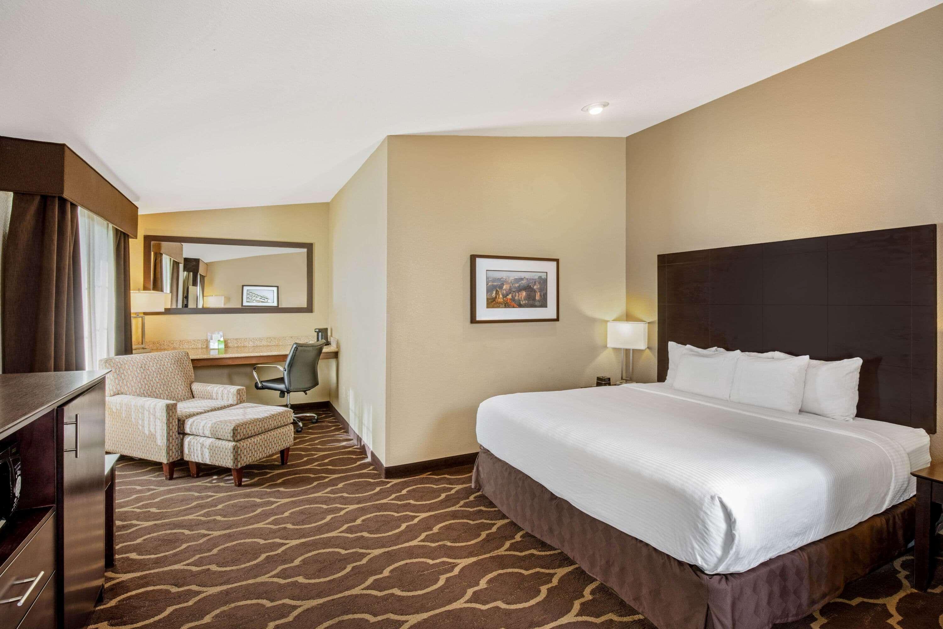 La Quinta Inn & Suites By Wyndham Lv Tropicana Stadium Лас-Вегас Экстерьер фото