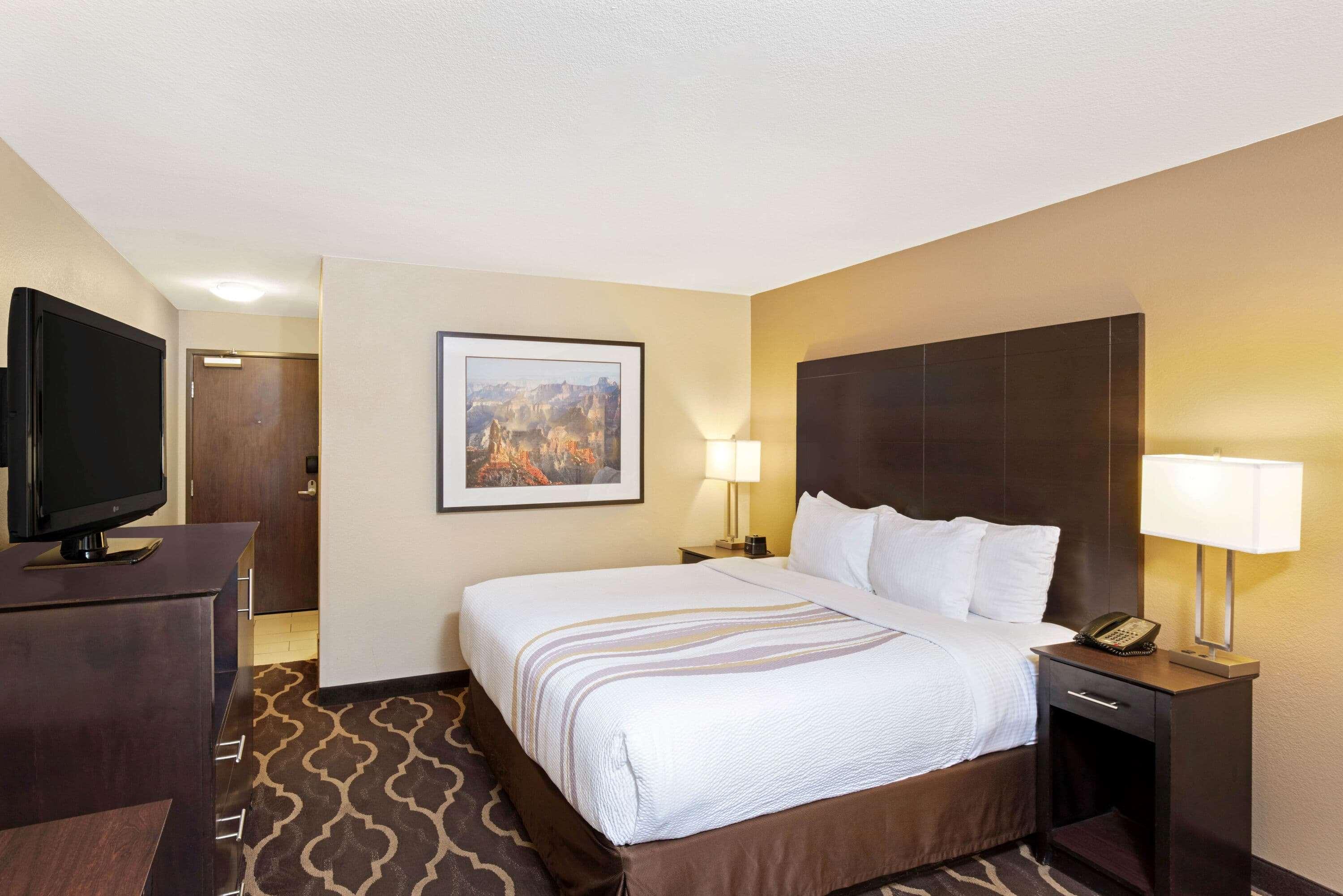 La Quinta Inn & Suites By Wyndham Lv Tropicana Stadium Лас-Вегас Экстерьер фото
