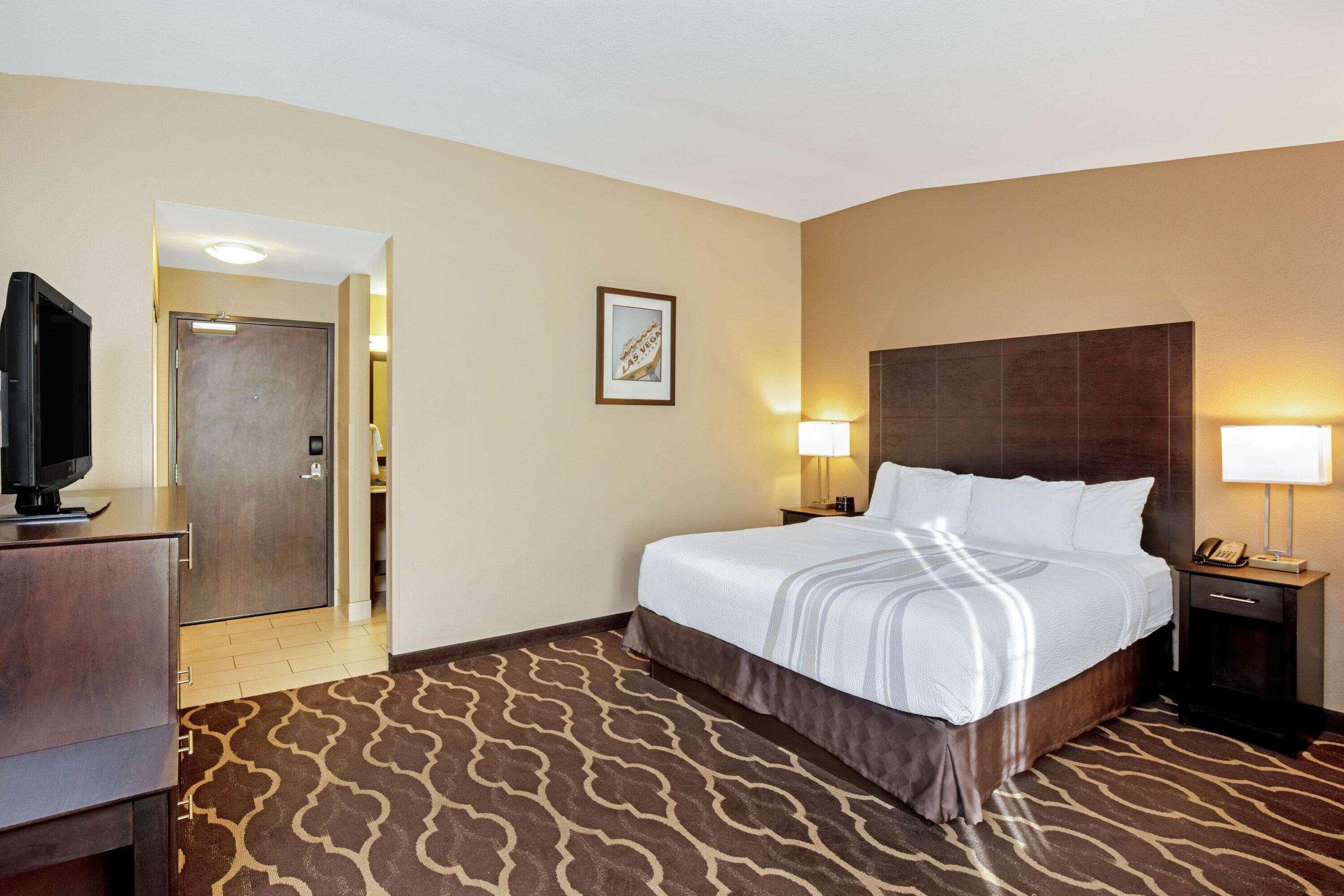 La Quinta Inn & Suites By Wyndham Lv Tropicana Stadium Лас-Вегас Экстерьер фото