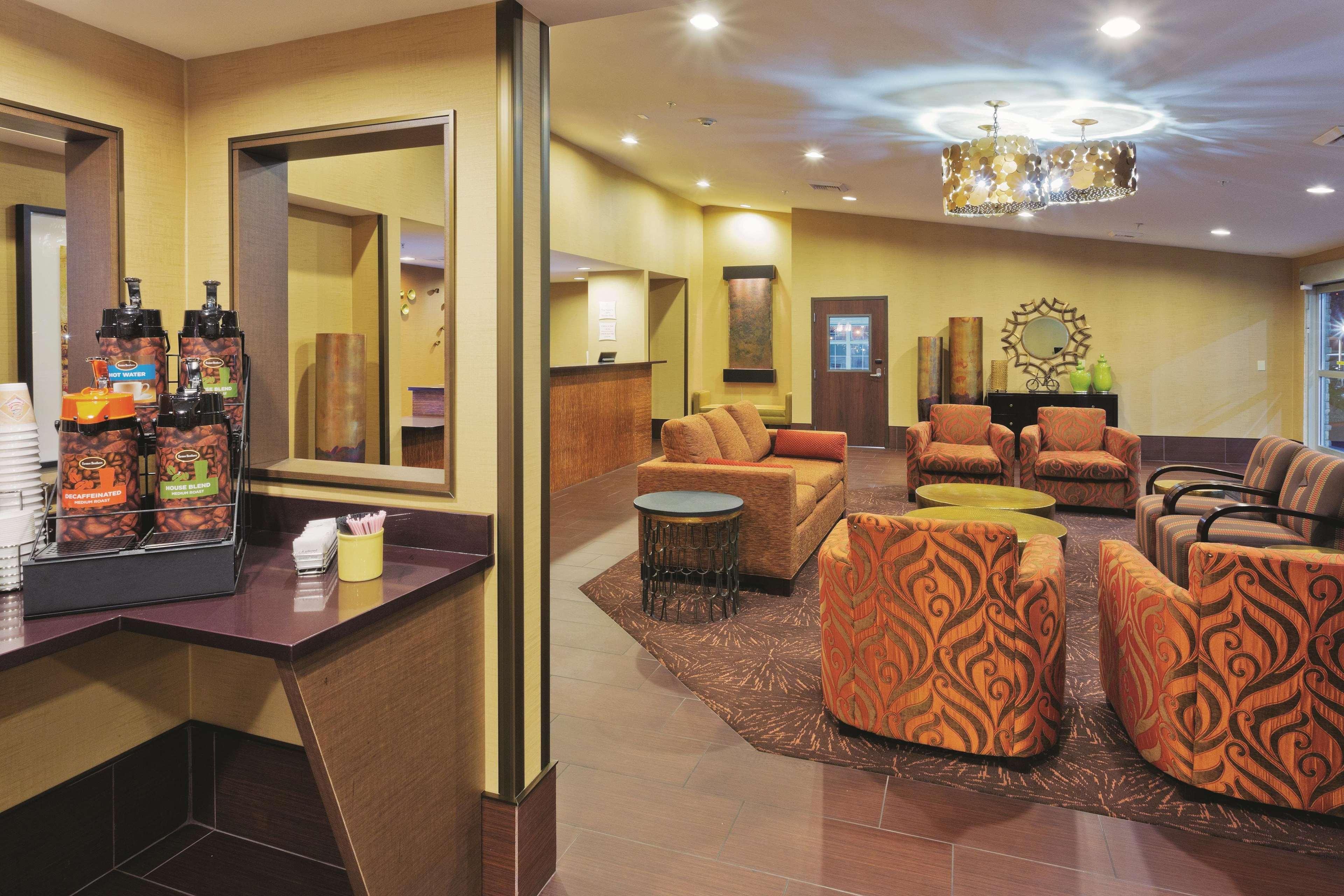 La Quinta Inn & Suites By Wyndham Lv Tropicana Stadium Лас-Вегас Экстерьер фото
