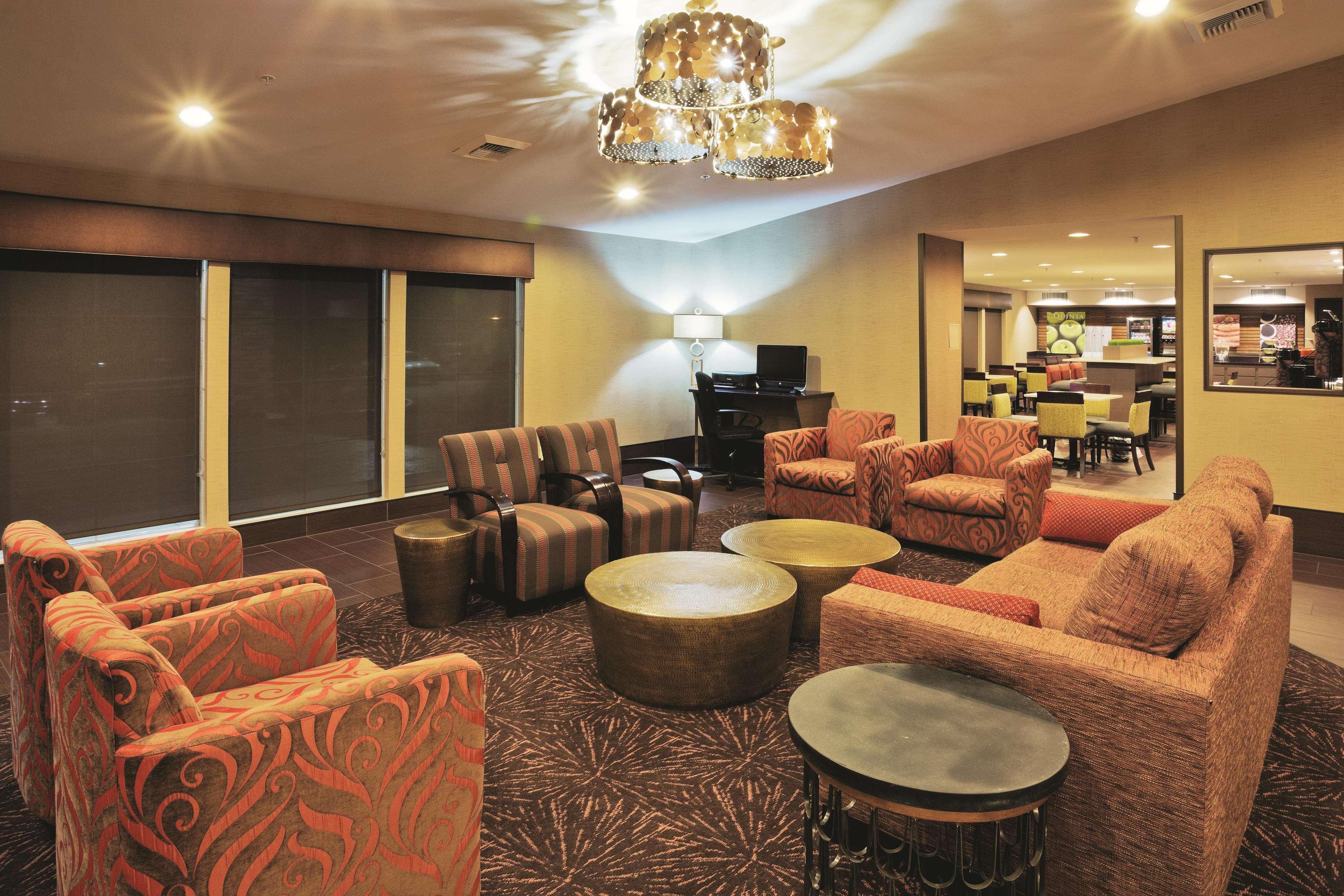 La Quinta Inn & Suites By Wyndham Lv Tropicana Stadium Лас-Вегас Экстерьер фото