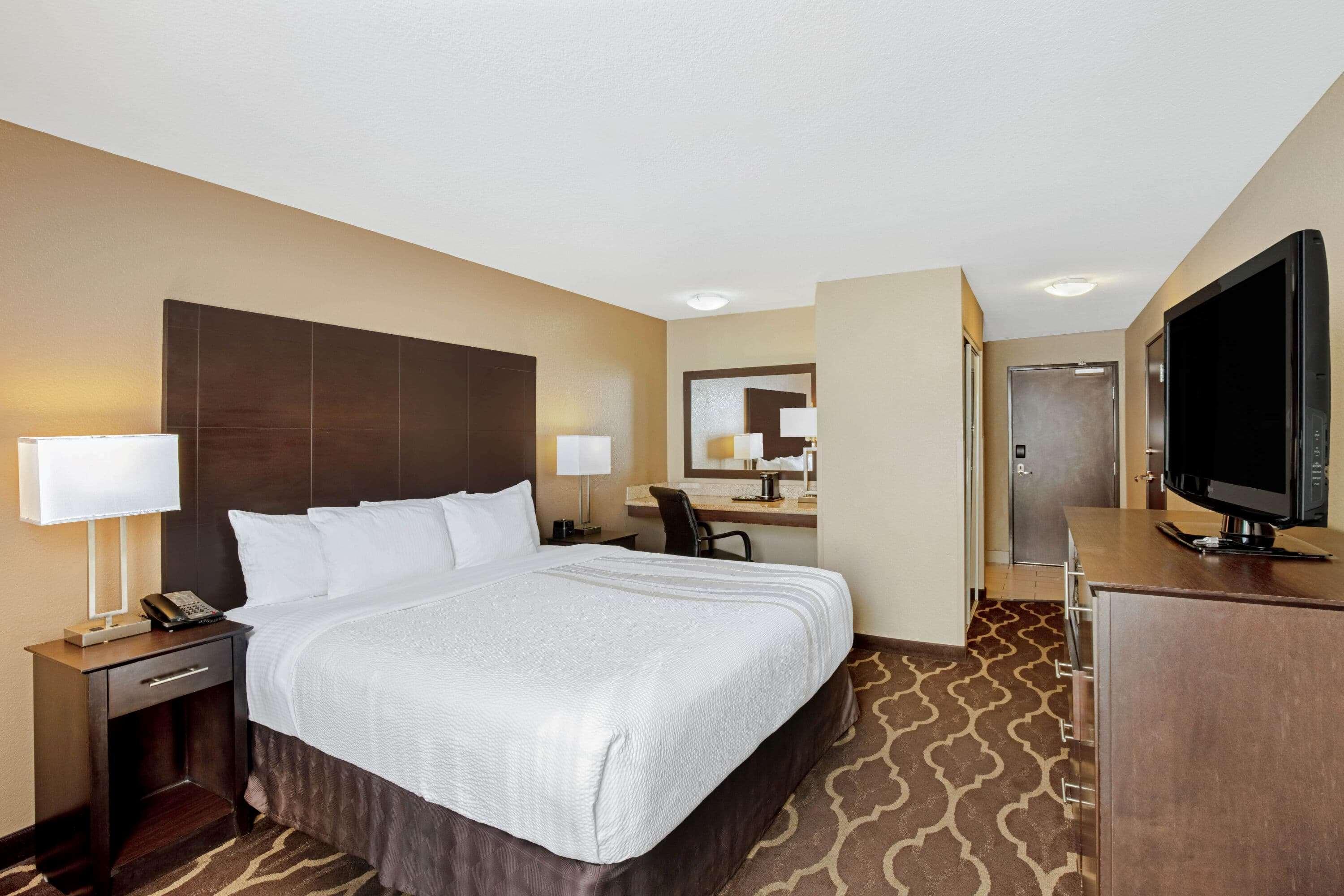 La Quinta Inn & Suites By Wyndham Lv Tropicana Stadium Лас-Вегас Экстерьер фото