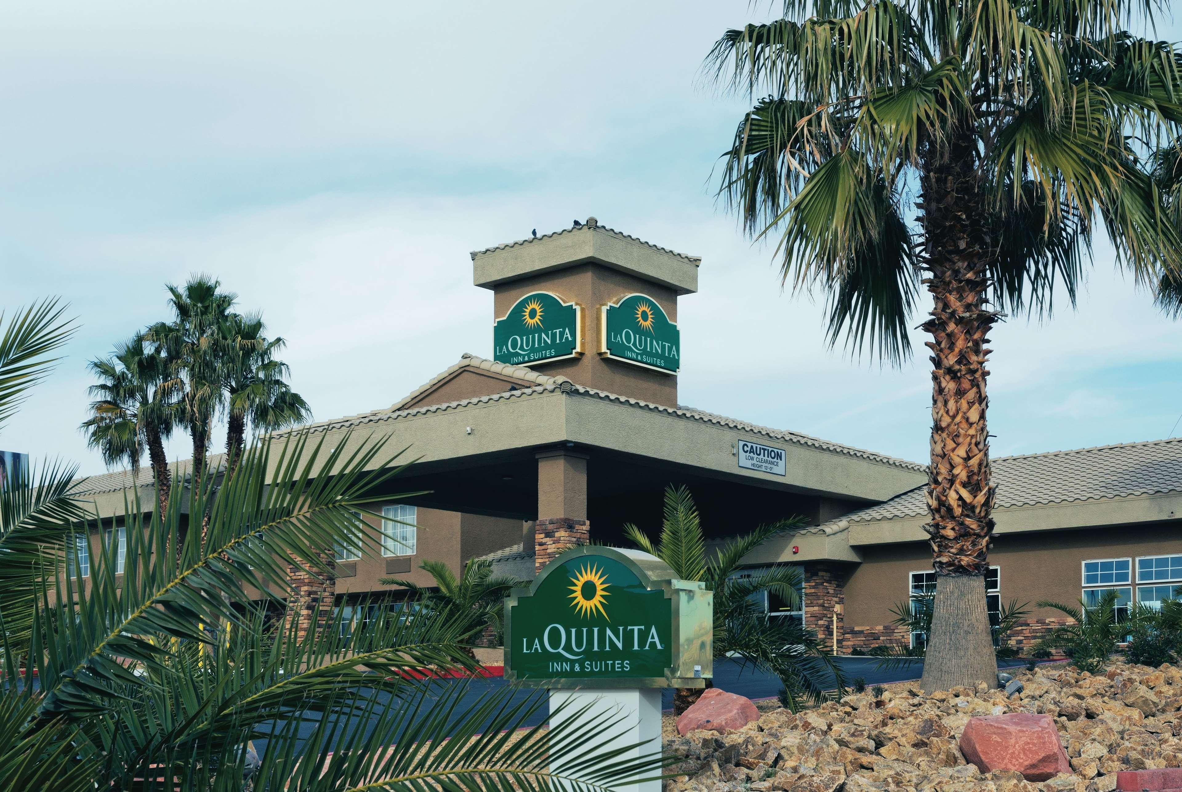 La Quinta Inn & Suites By Wyndham Lv Tropicana Stadium Лас-Вегас Экстерьер фото