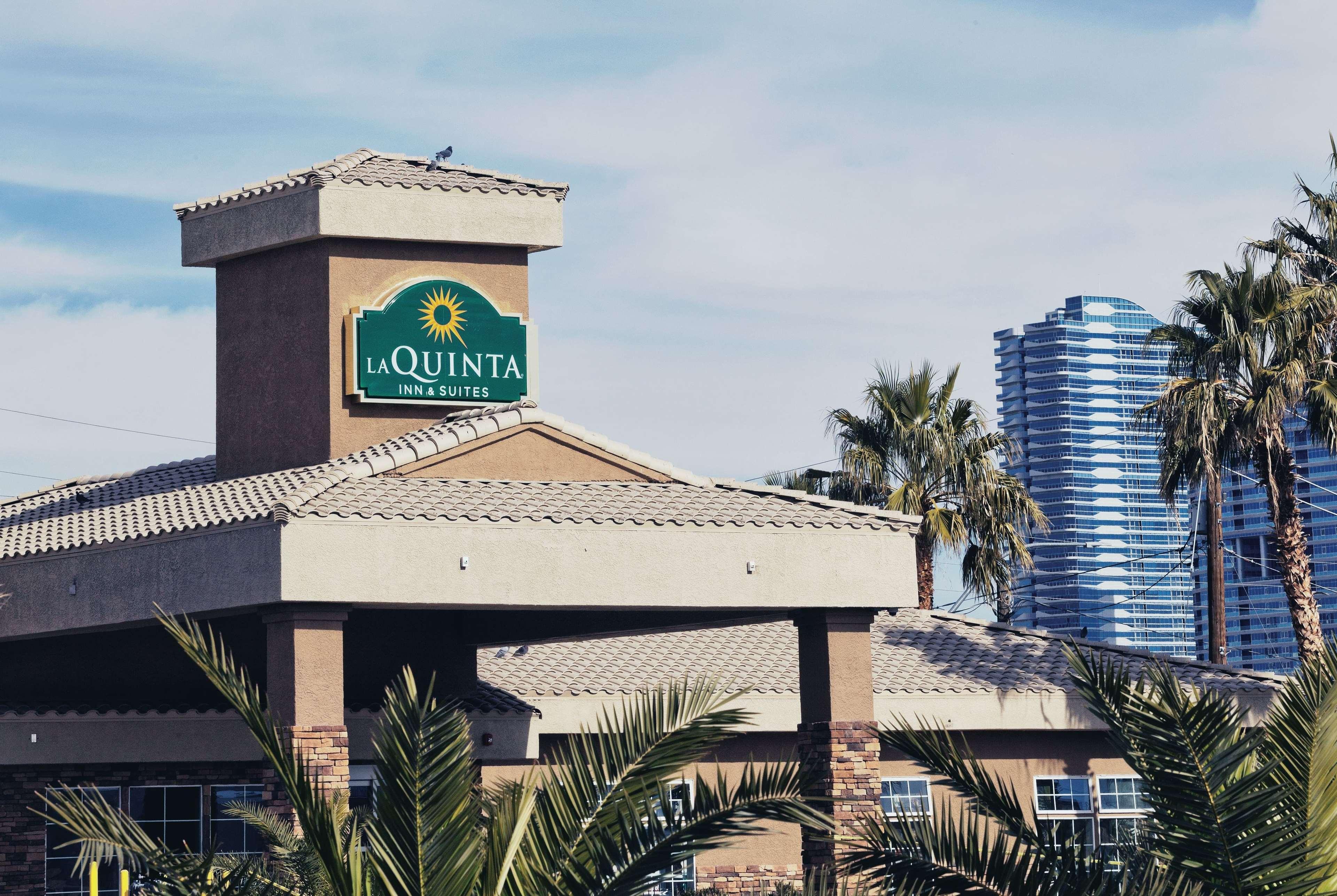 La Quinta Inn & Suites By Wyndham Lv Tropicana Stadium Лас-Вегас Экстерьер фото
