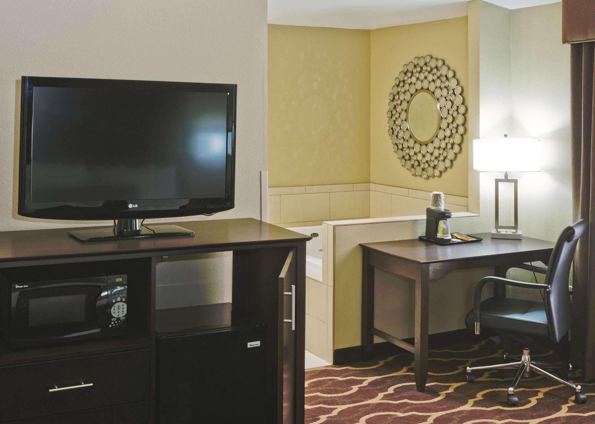 La Quinta Inn & Suites By Wyndham Lv Tropicana Stadium Лас-Вегас Экстерьер фото