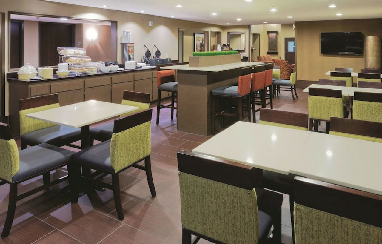 La Quinta Inn & Suites By Wyndham Lv Tropicana Stadium Лас-Вегас Экстерьер фото