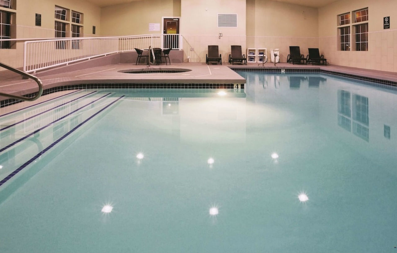 La Quinta Inn & Suites By Wyndham Lv Tropicana Stadium Лас-Вегас Экстерьер фото